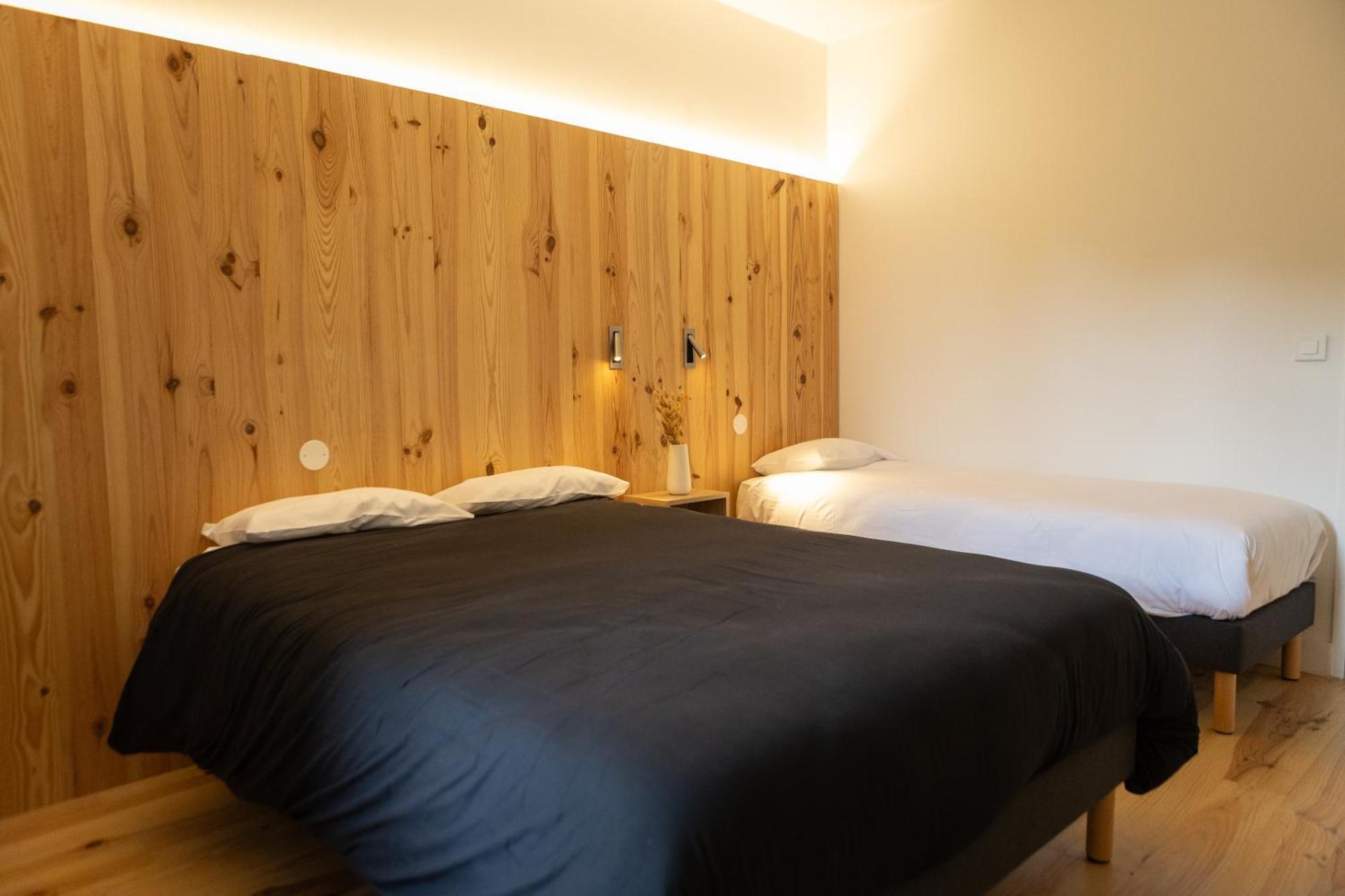 Le Bercail Bed and Breakfast Lacaze Exteriör bild