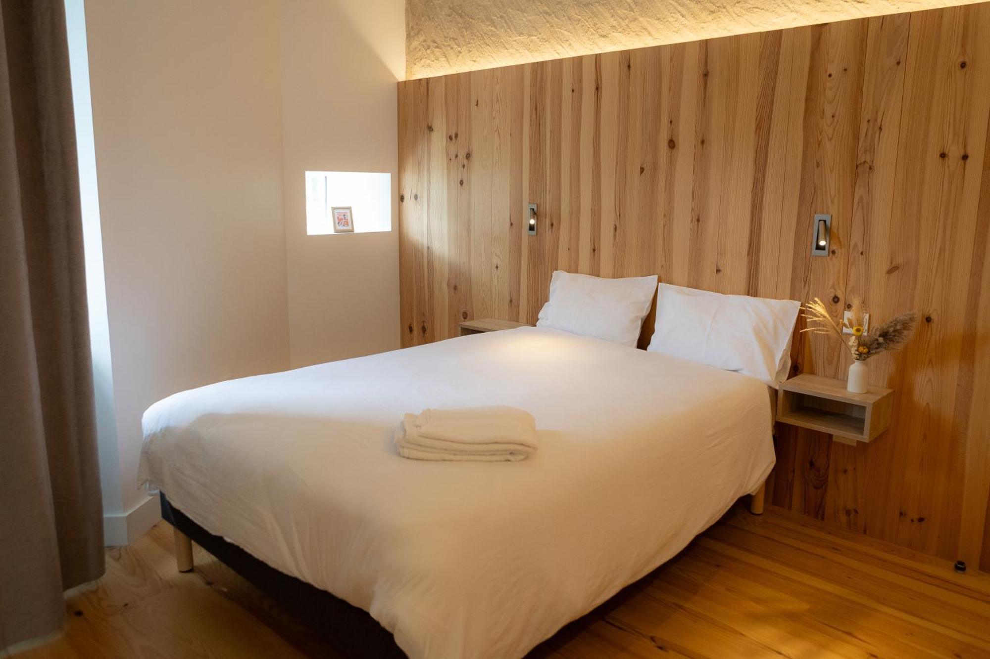 Le Bercail Bed and Breakfast Lacaze Exteriör bild