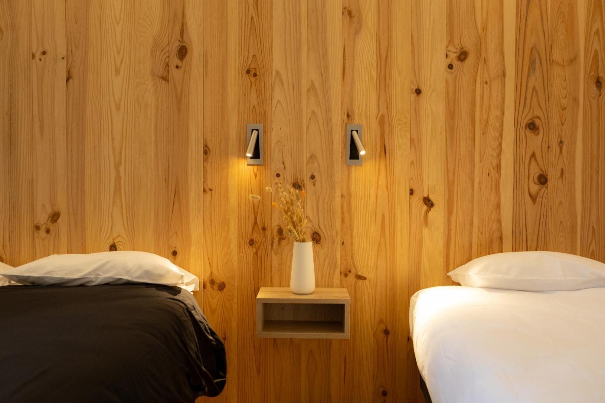 Le Bercail Bed and Breakfast Lacaze Exteriör bild